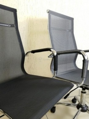 Кресло Barneo K-111H для персонала (черная сетка) в Сысерти - sysert.mebel-74.com | фото